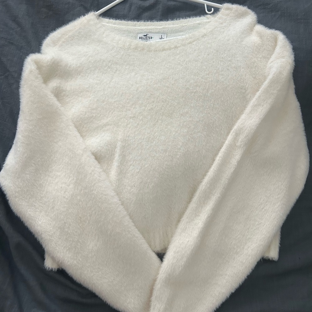 Warm hollister sweater size Large
